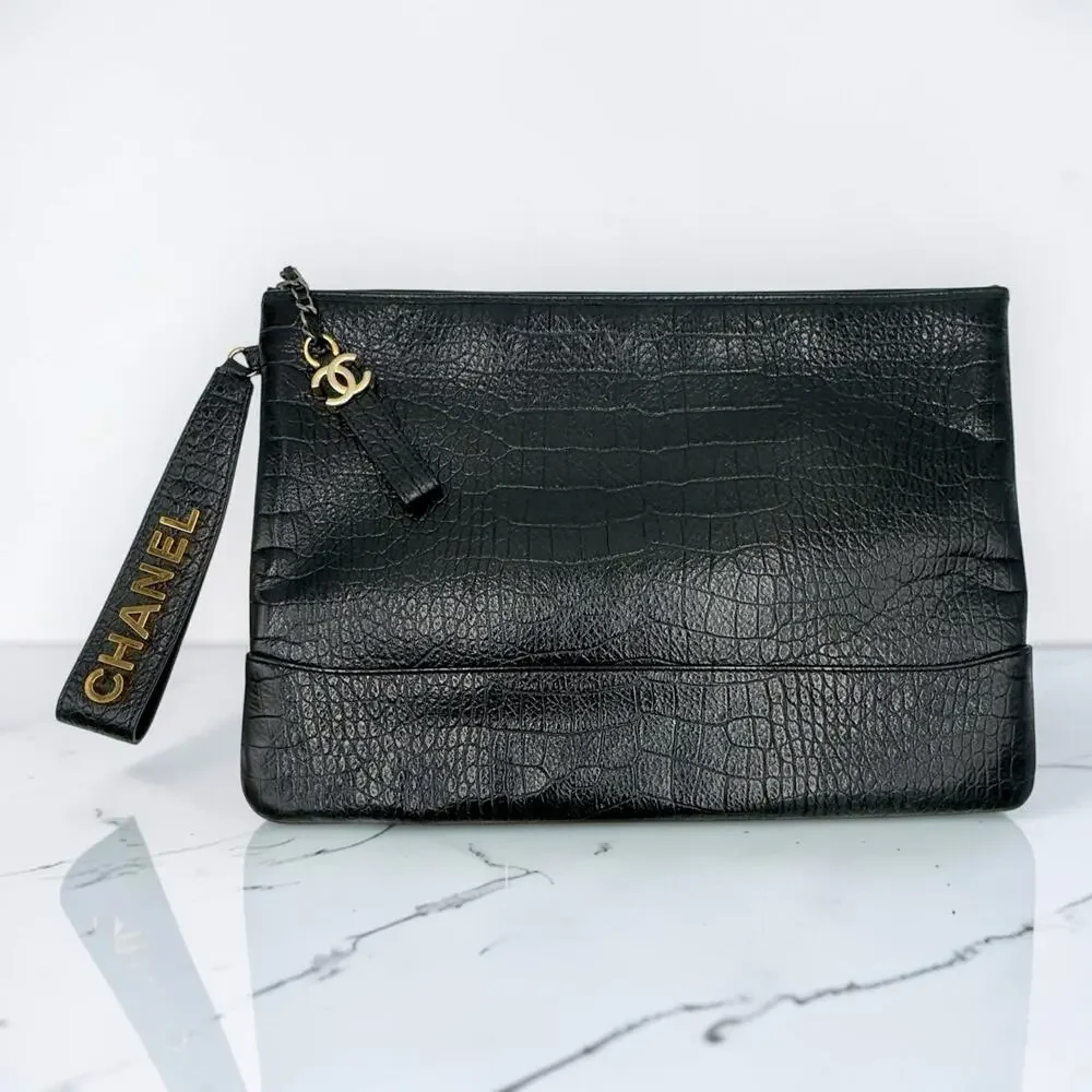 CHANEL elevate your